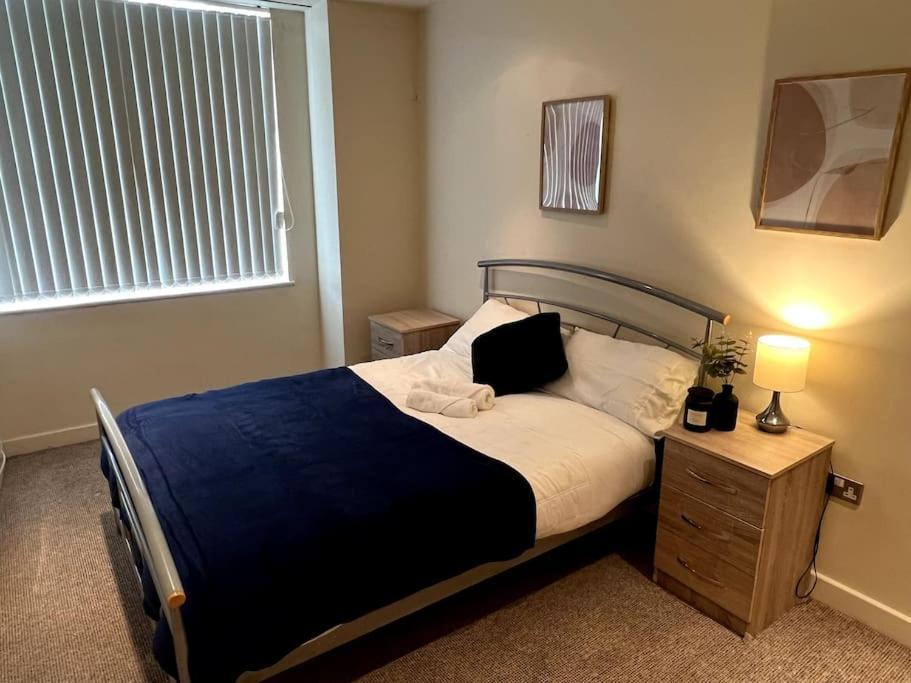 Entire Flat, 2 Bedroom & 2 Bathrooms In 버밍엄 외부 사진