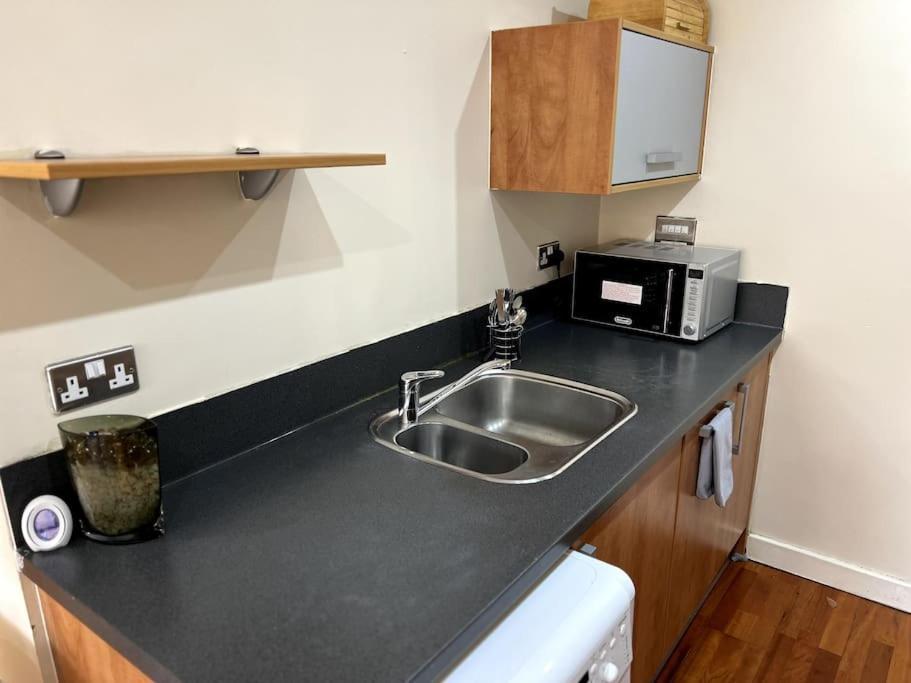Entire Flat, 2 Bedroom & 2 Bathrooms In 버밍엄 외부 사진