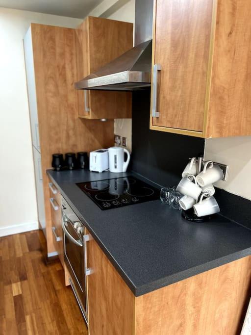 Entire Flat, 2 Bedroom & 2 Bathrooms In 버밍엄 외부 사진